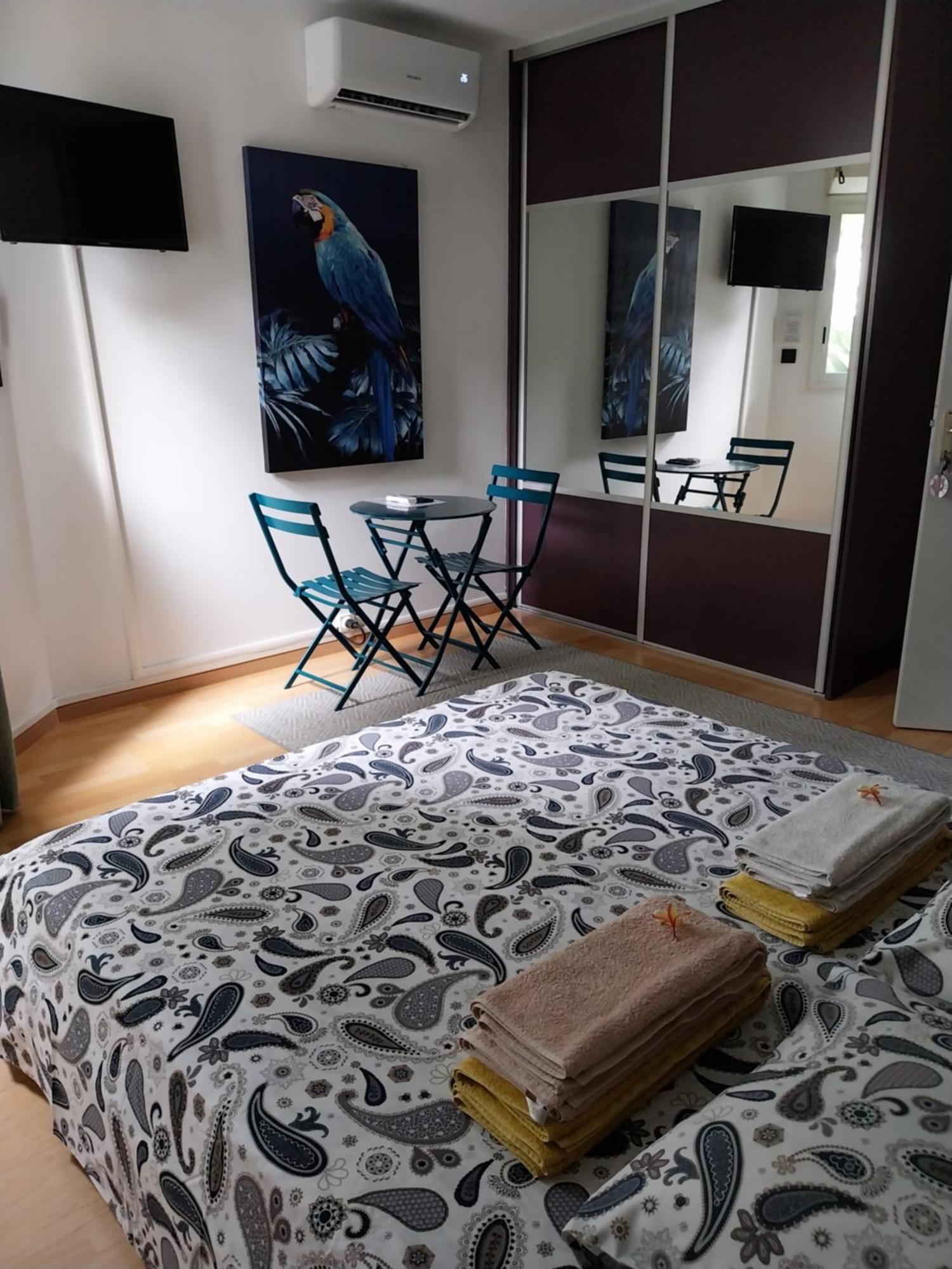 Le Cocon Perche A La Possession Apartment Bagian luar foto