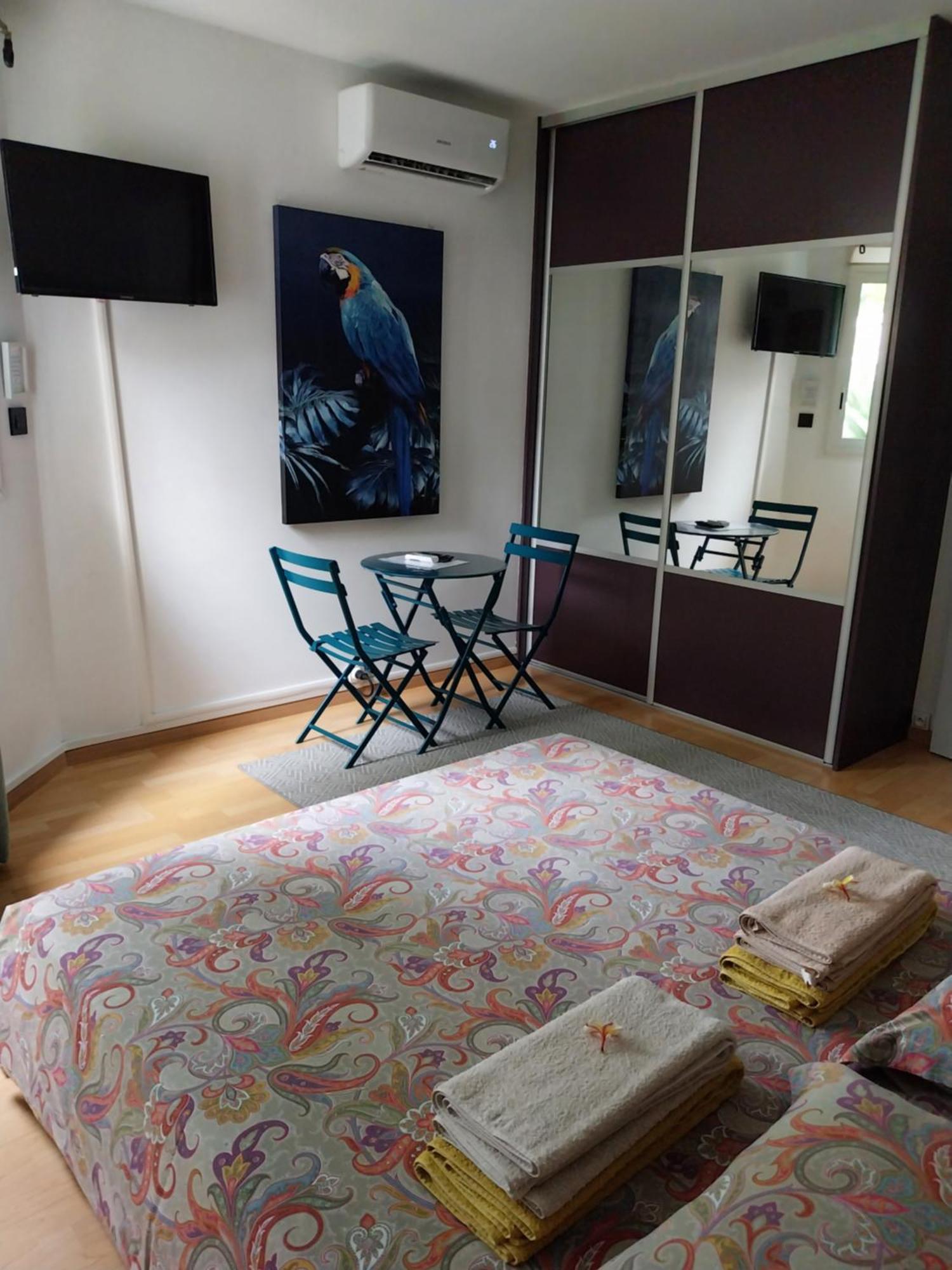 Le Cocon Perche A La Possession Apartment Bagian luar foto